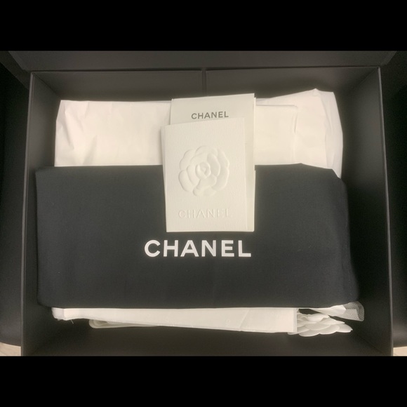 🚫SOLD🚫 CHANEL Boy Flap Bag - Picture 6 of 8